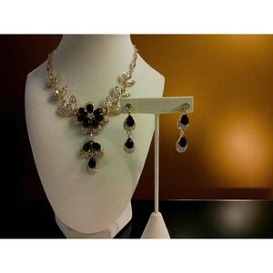 Betsy Johnson Crystal and Black Jet Stones Set in Gold Tone Y Statement Neck